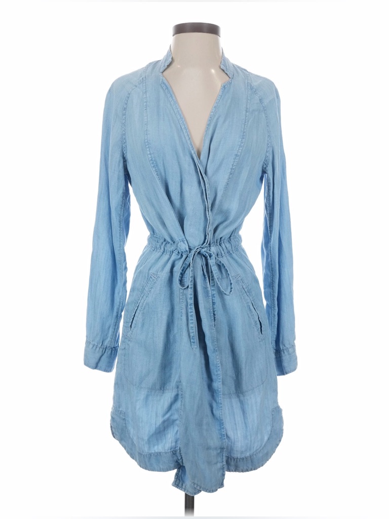 Lou & Grey Light Blue Chambray Top With Subtle Texture